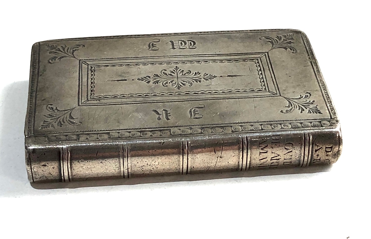 Antique silver book snuff box not hallmarked but xrt as silver measures approx 7.4cm by 5cm - Image 5 of 5