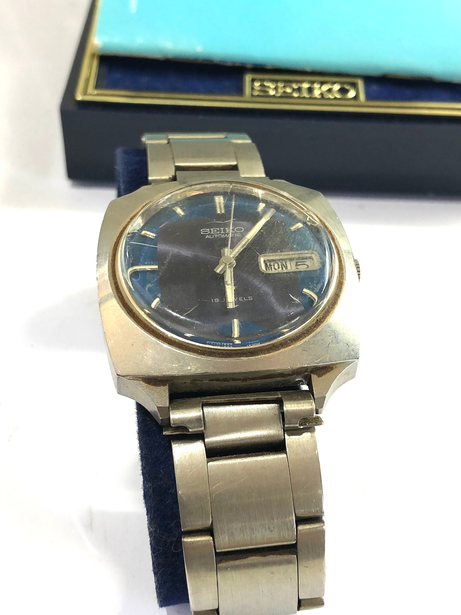 Vintage gents seiko automatic wristwatch 7006-7120 boxed with booklet working order no warranty - Image 3 of 4
