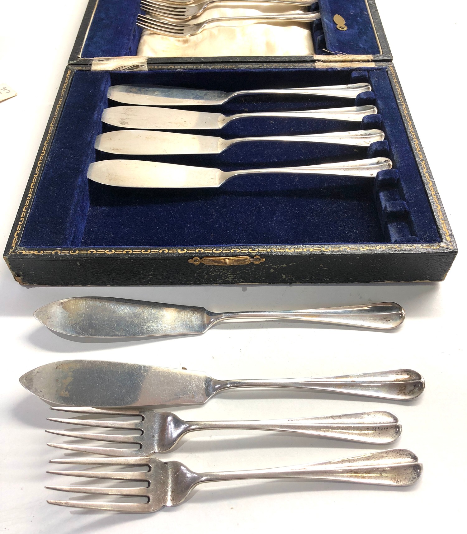 Boxed set of silver fish knives and forks weight 443g Sheffield silver hallmarks - Image 2 of 3