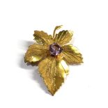 9ct gold leaf brooch set with amethyst weight 3.8g