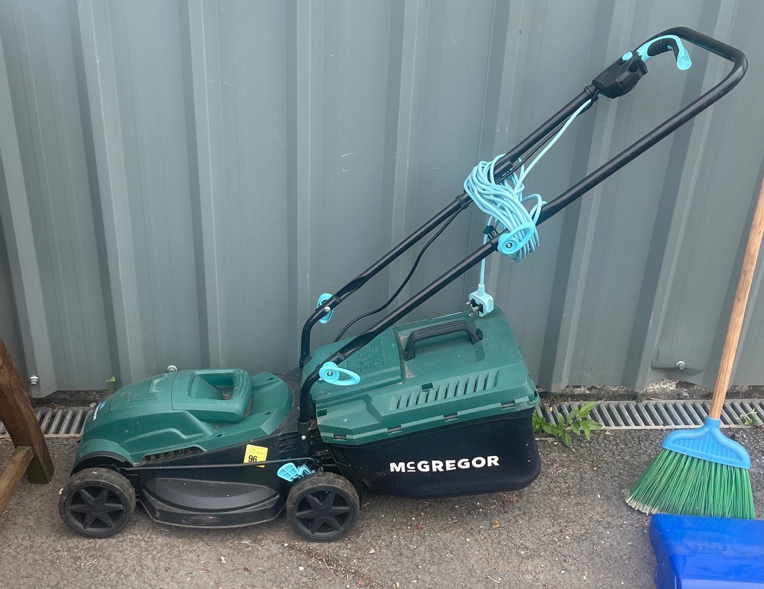 Mcgregor lawn mower with grass box working order