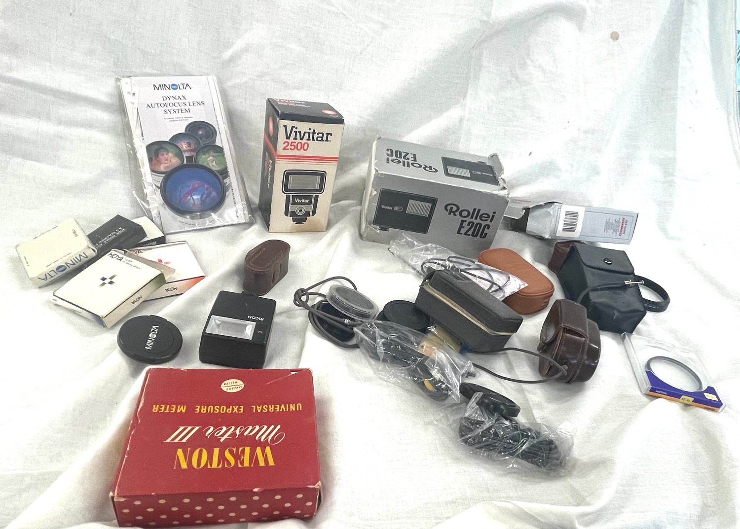 Selection camera light accessories etc, all untested