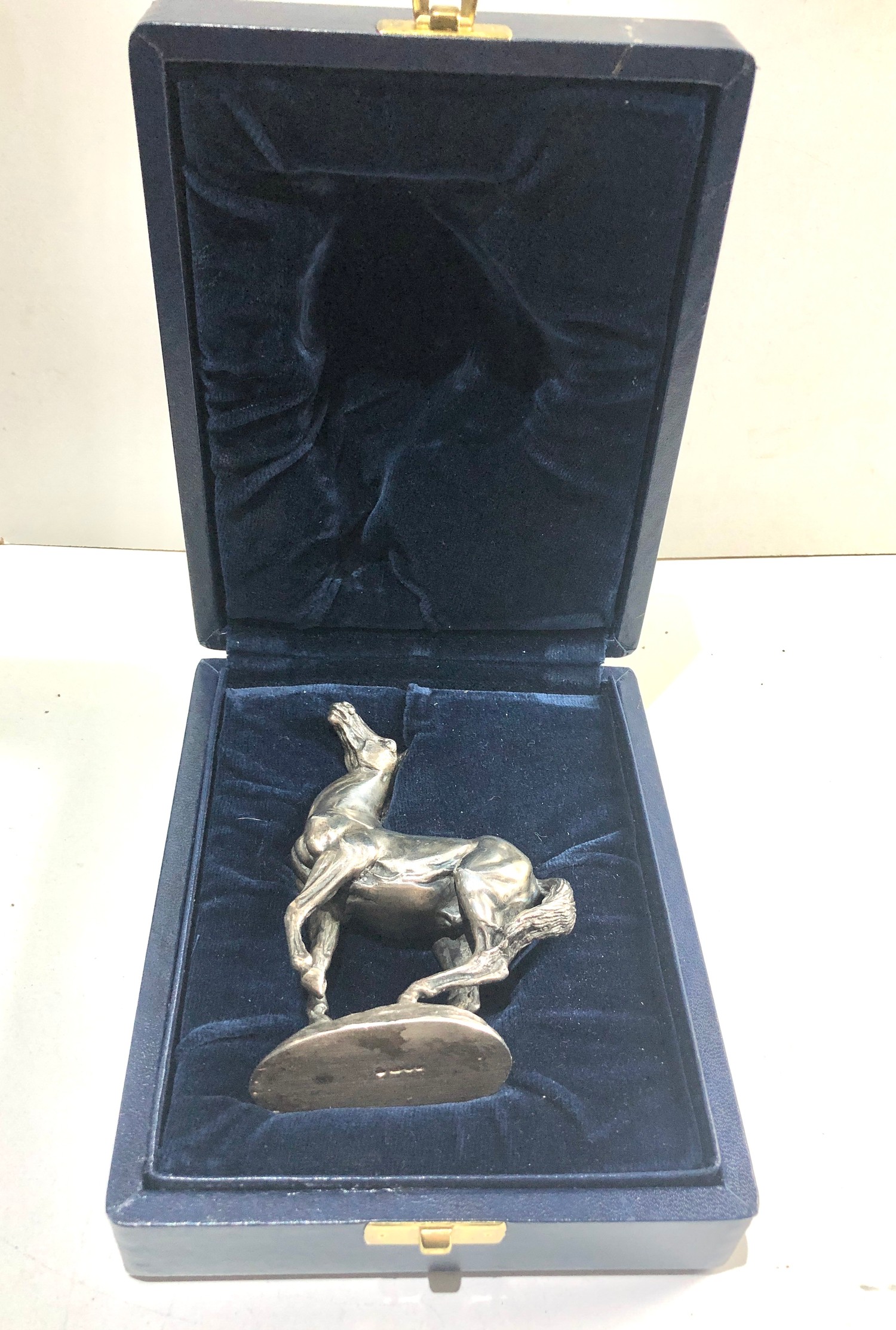 Fine boxed signed solid silver figure of a rearing horse by lorne mckean measures approx 11.8cm by - Image 7 of 8