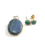 2 x 9ct malachite pendant and malachite stud earrings 11g