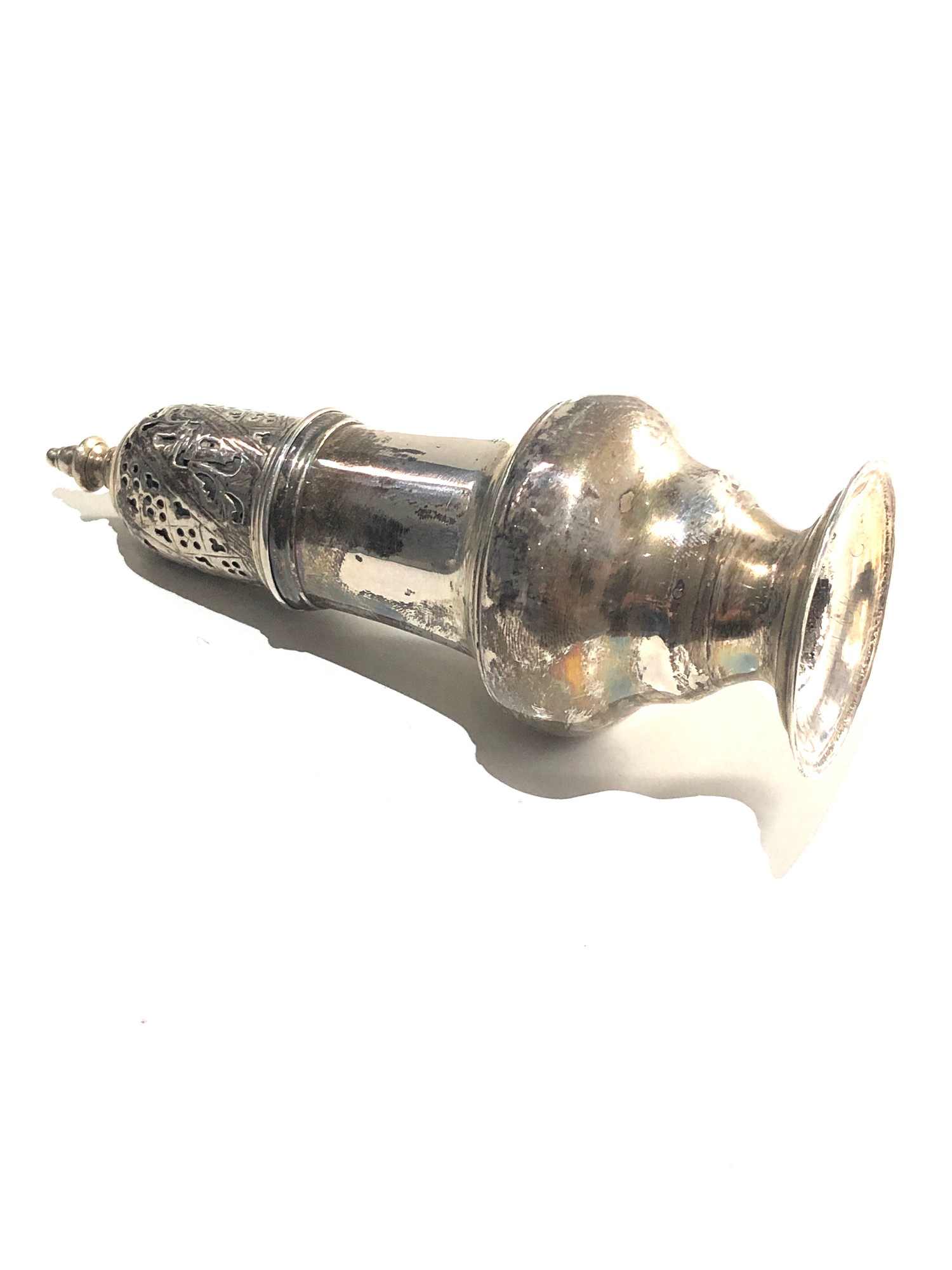 Georgian silver pepper measures approx 13.5cm tall weight 92g - Image 3 of 4