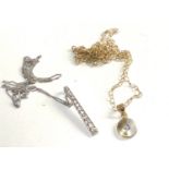 2 x 9ct white and yellow gold pendant necklaces 2g