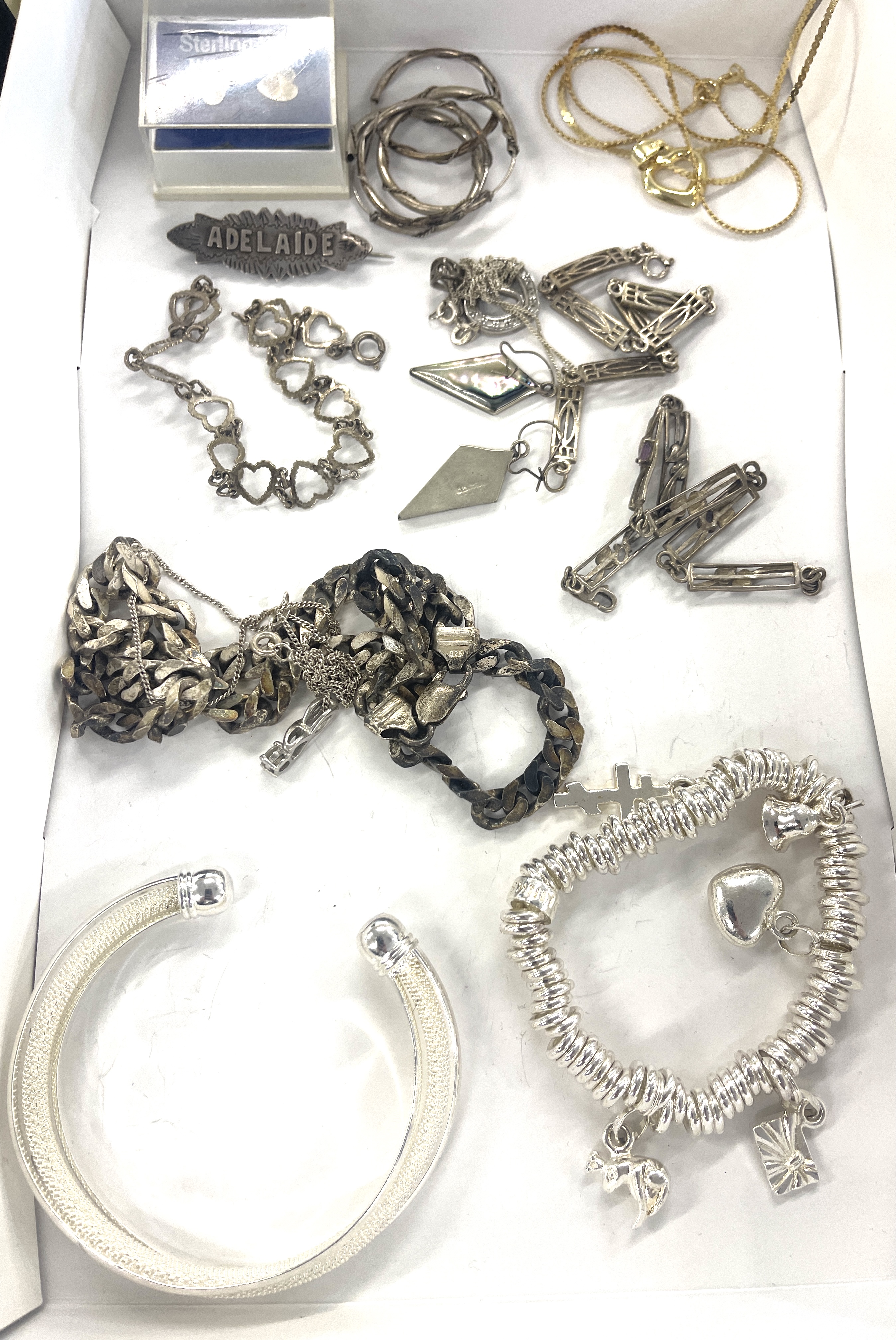 Tray of assorted silver jewellery,