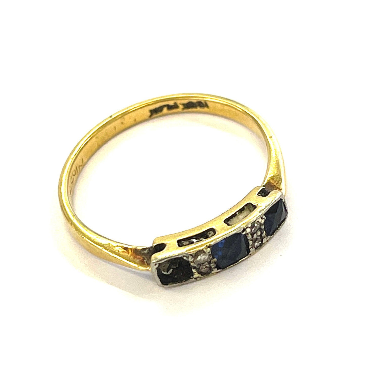 18ct Gold sapphire & diamond ring, one stone missing - Image 3 of 4