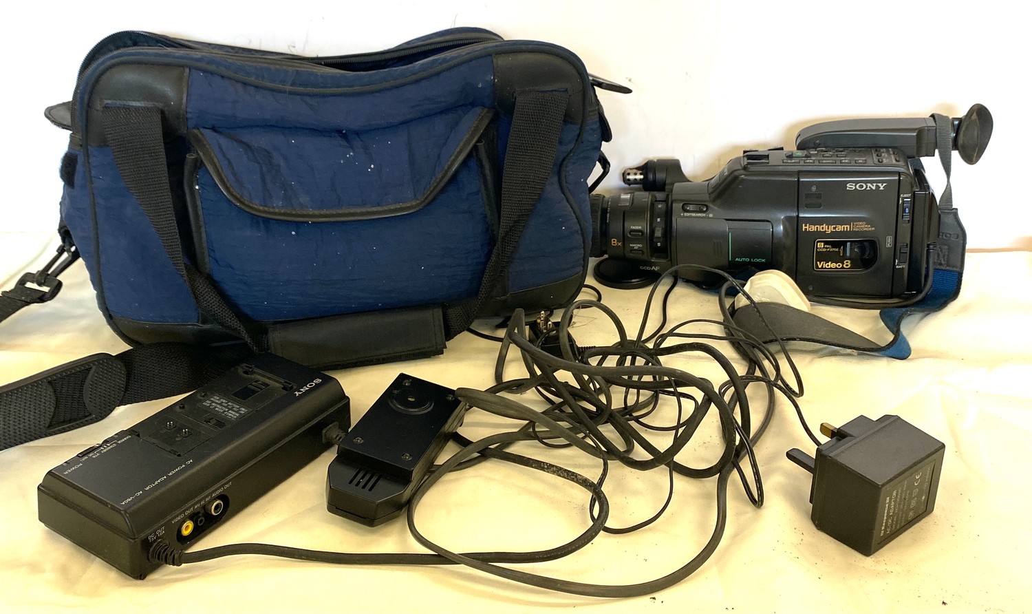 Sony handy cam video 8 with bag