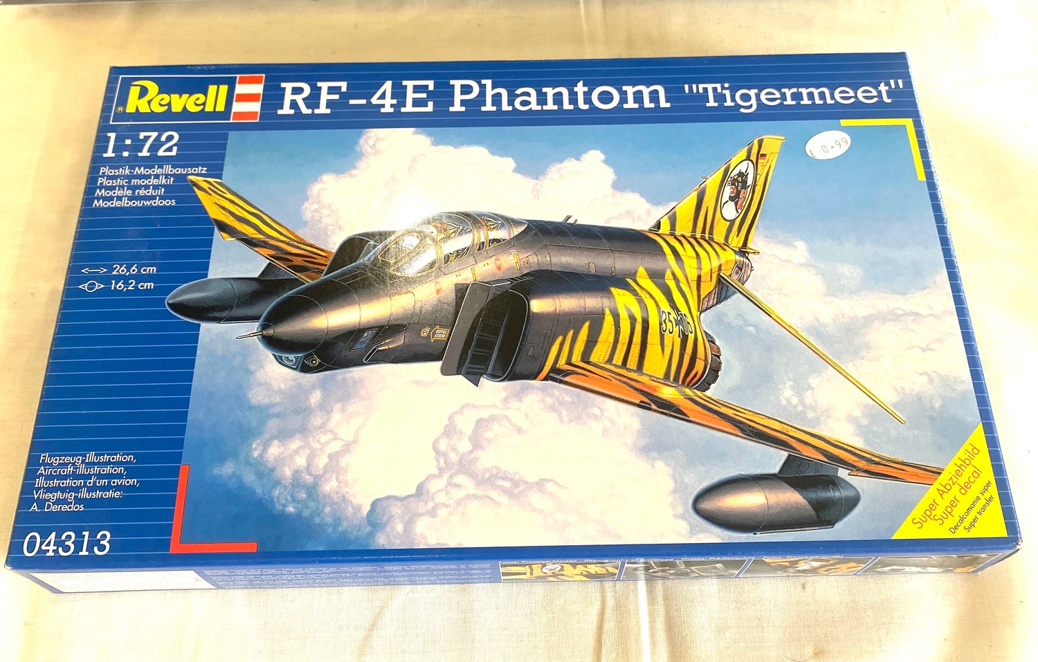 2 boxed craft models, Airfix English electric Canberra PR.9, Revell RF-4E Phantom Tigermeet - Image 2 of 2