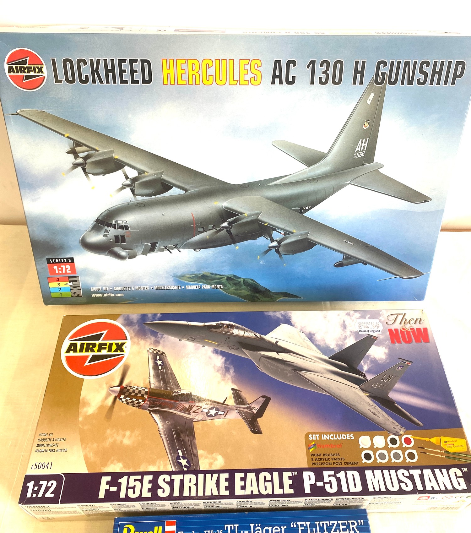 Selection of 4 boxed model air crafts includes, Airfix Lockheed Hercules AC 130 H Gunship, Matchboox - Bild 3 aus 3