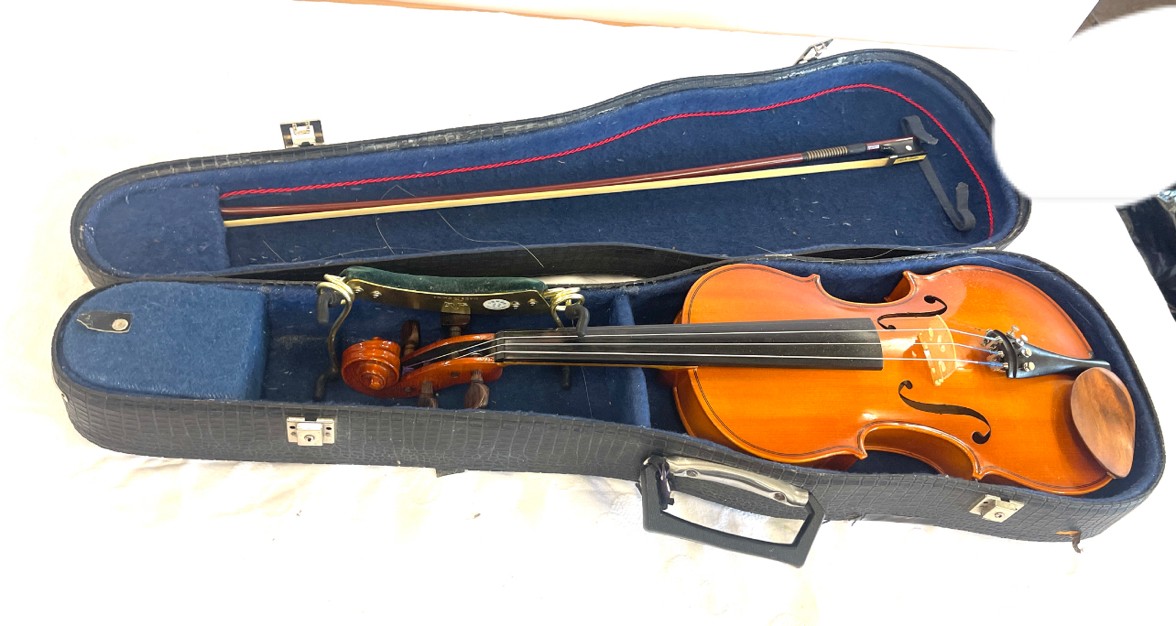 Cased Antonius Stradivarius Cremonenfis Faciebat Anno 1709 Reghin made in Romania violin, P & H
