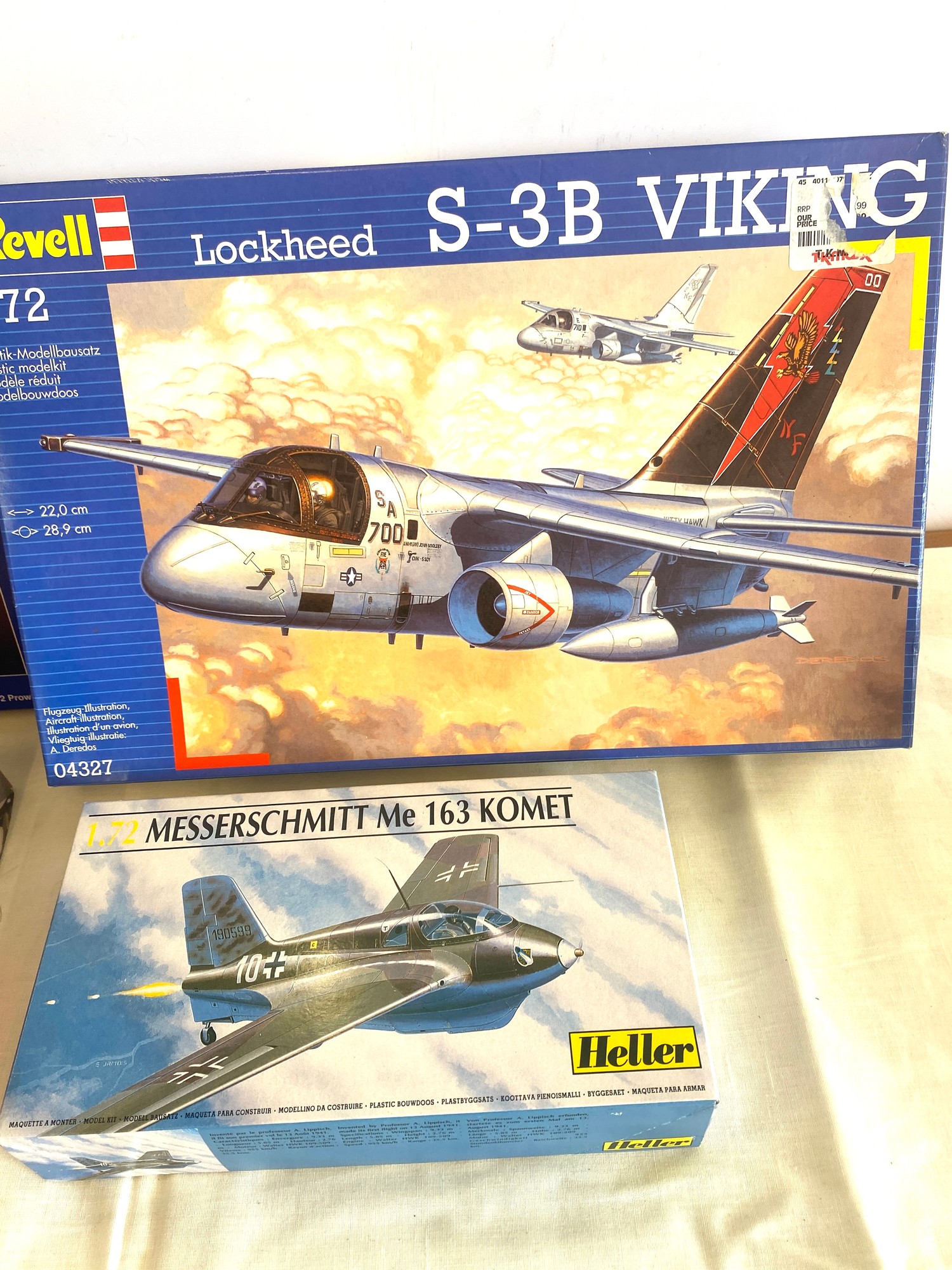 Selection of 4 boxed model air crafts includes, Ea-6B Prowler, Airfix Bae System Hawk, Revell - Bild 2 aus 3