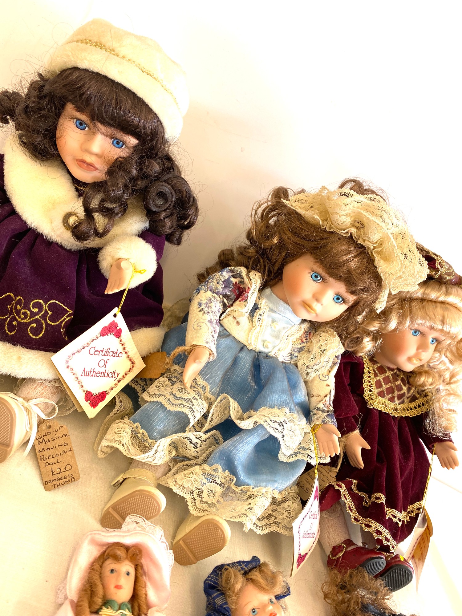 Selection miniature porcelain dolls (11 in total) 3 pot dolls 2 musical - Image 3 of 5