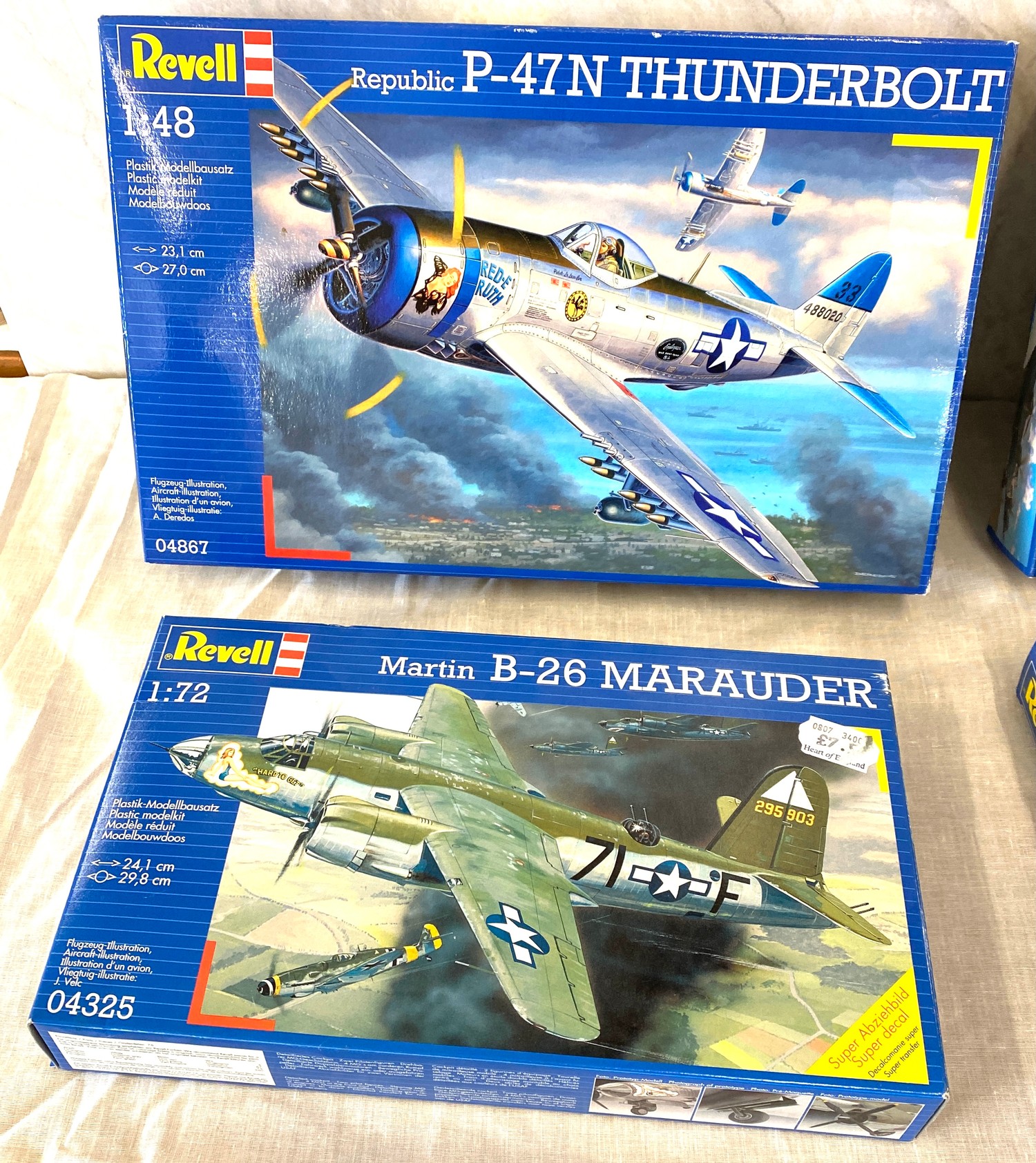 Selection of 4 Model boxed air crafts includes, German bomber, Hughes Ah-64, Viet Nam, F-27 Fokker - Bild 3 aus 4