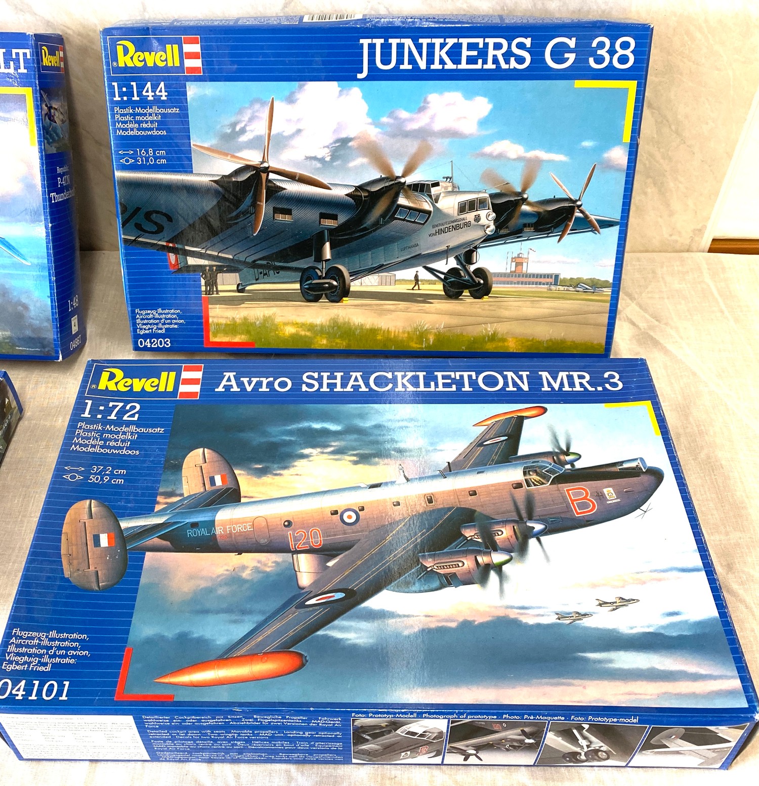 Selection of 4 Model boxed air crafts includes, German bomber, Hughes Ah-64, Viet Nam, F-27 Fokker - Bild 4 aus 4