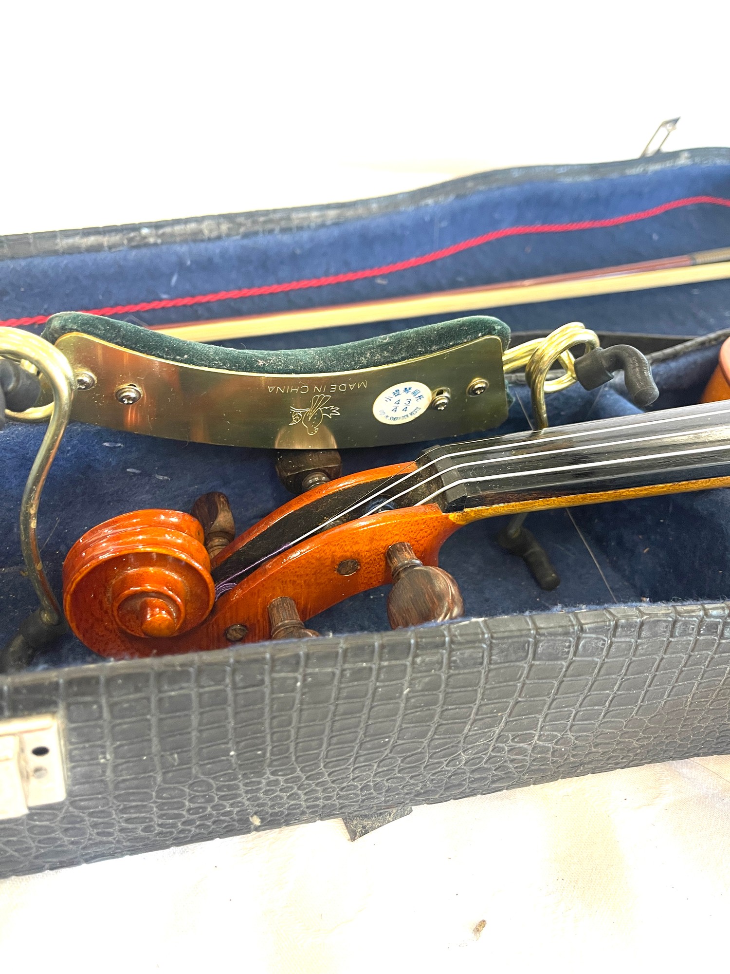 Cased Antonius Stradivarius Cremonenfis Faciebat Anno 1709 Reghin made in Romania violin, P & H - Image 2 of 5