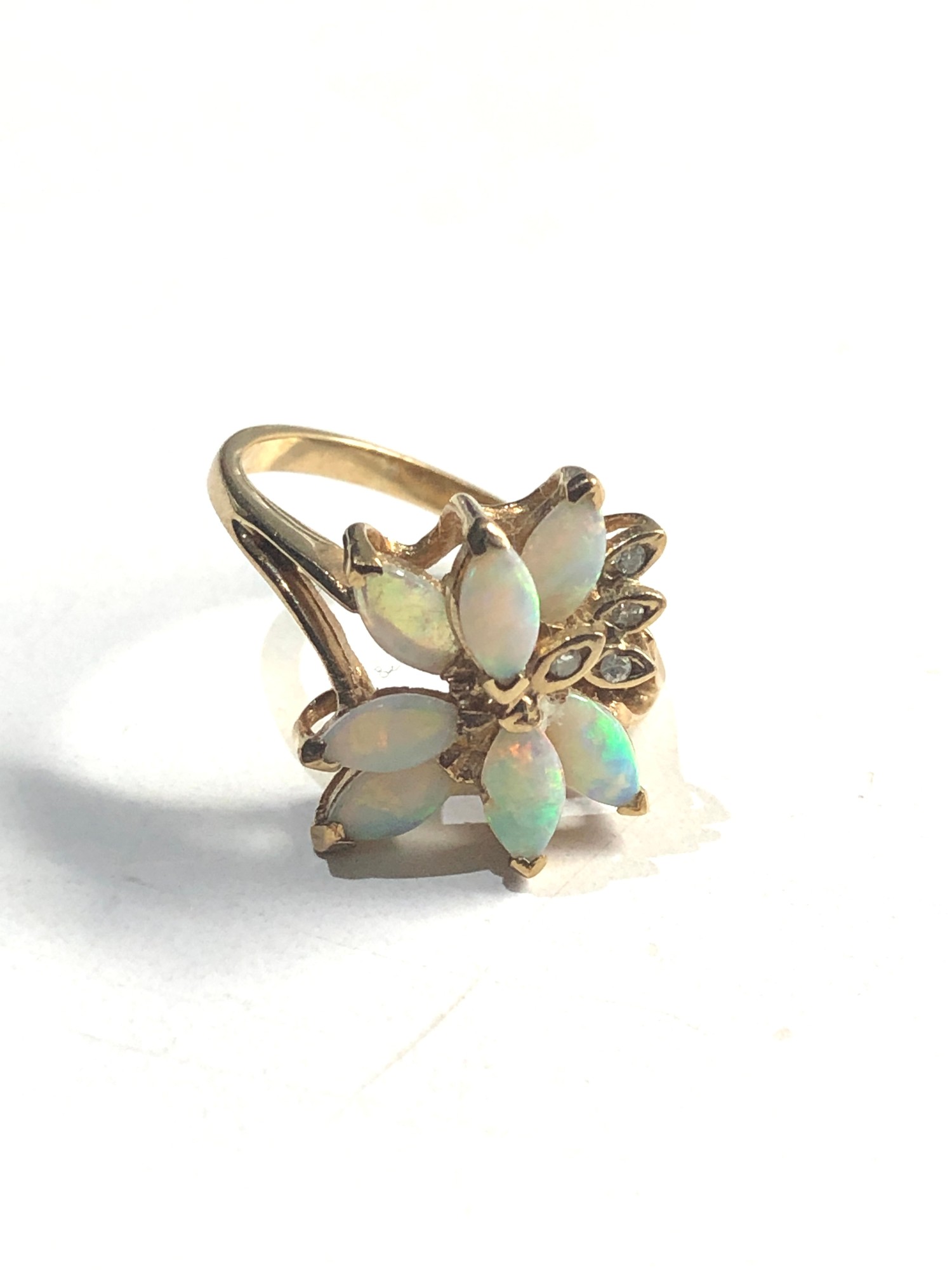 9ct Gold opal & diamond cluster ring 3.4g