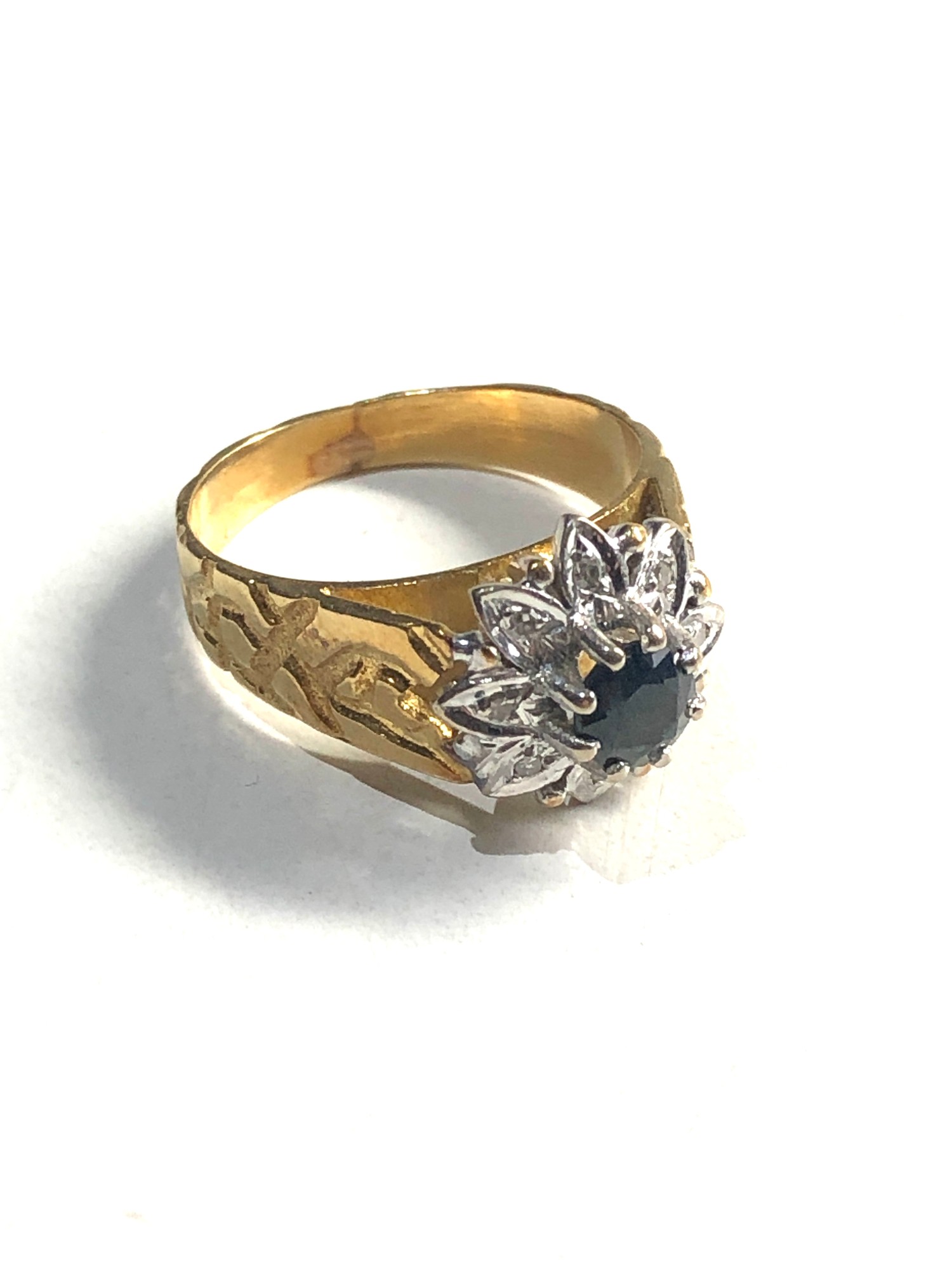 Vintage 18ct gold ring set with sapphire & diamonds 5.8g - Image 2 of 4