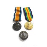 ww1 medal pair and wound badge to 27702 h.hayes hampshire r badge No 486195