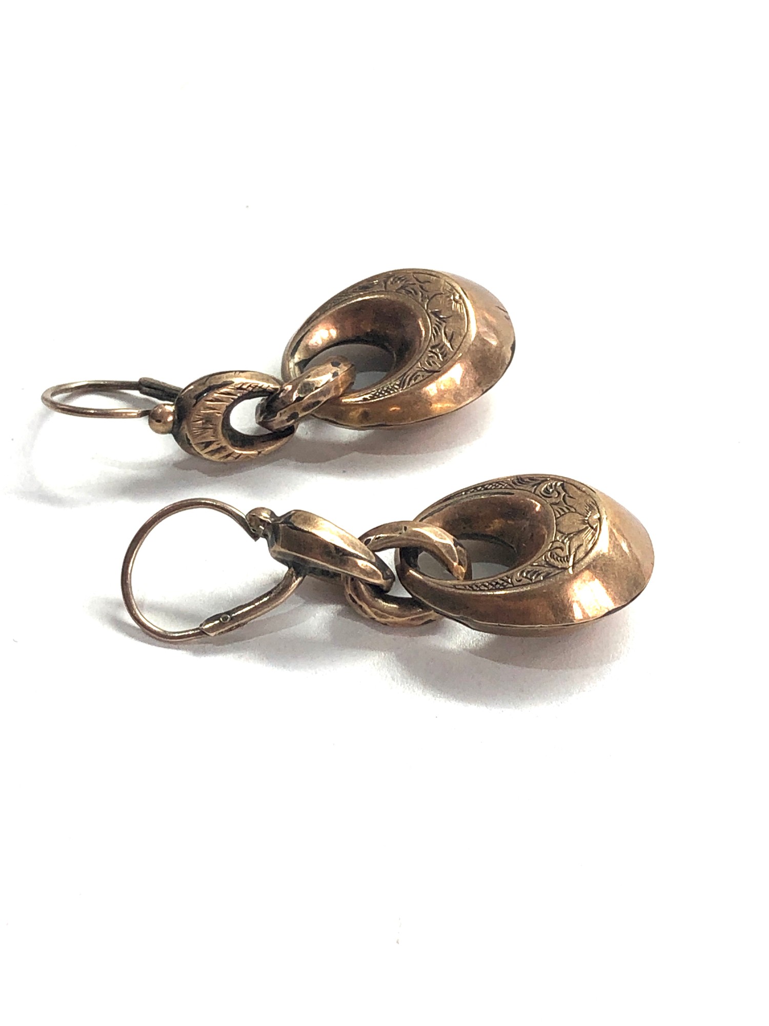 9ct gold antique engraved drop earrings 2.9g - Image 2 of 3