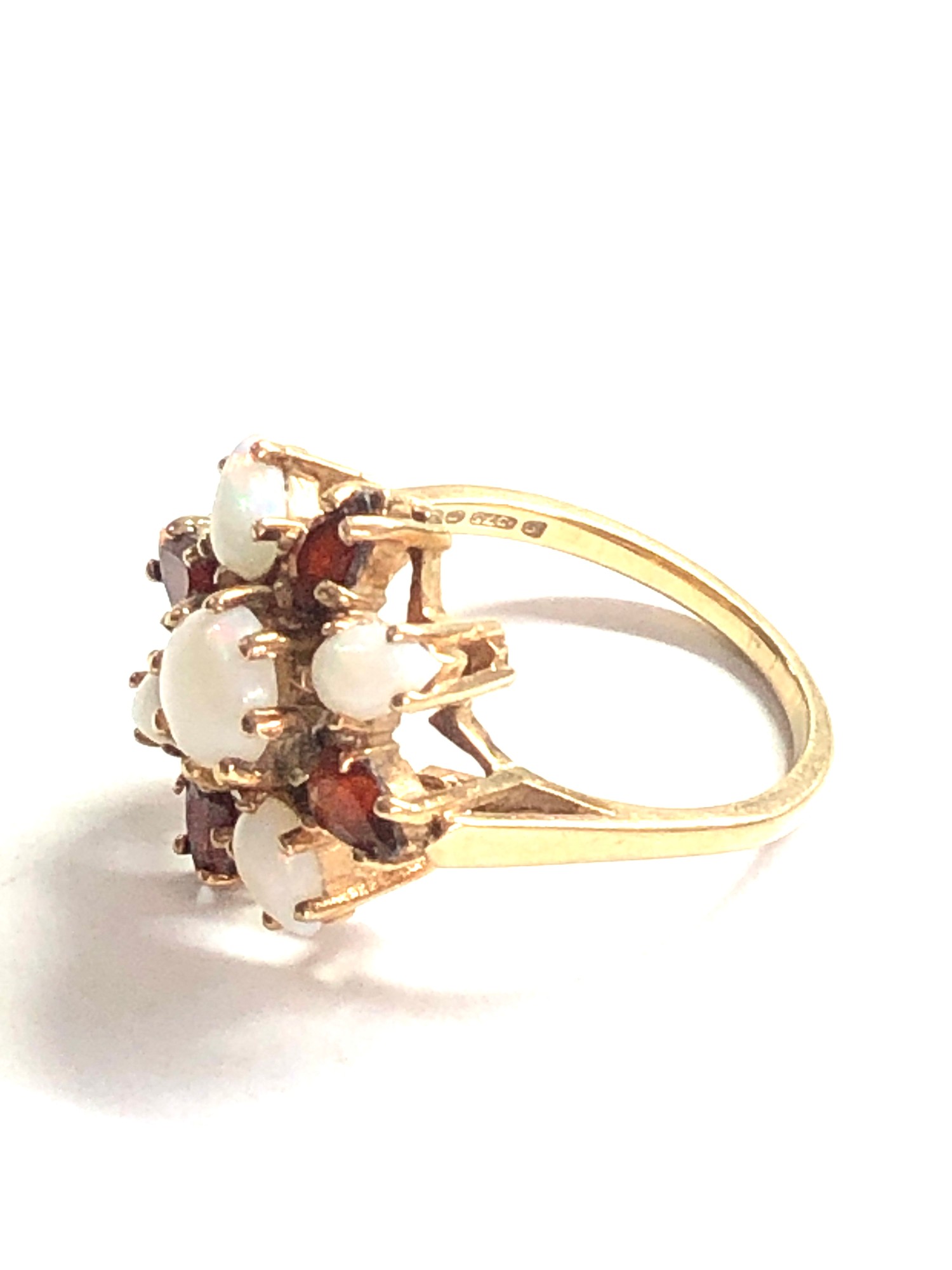 9ct Gold opal & garnet cluster ring 4.1g - Image 2 of 3