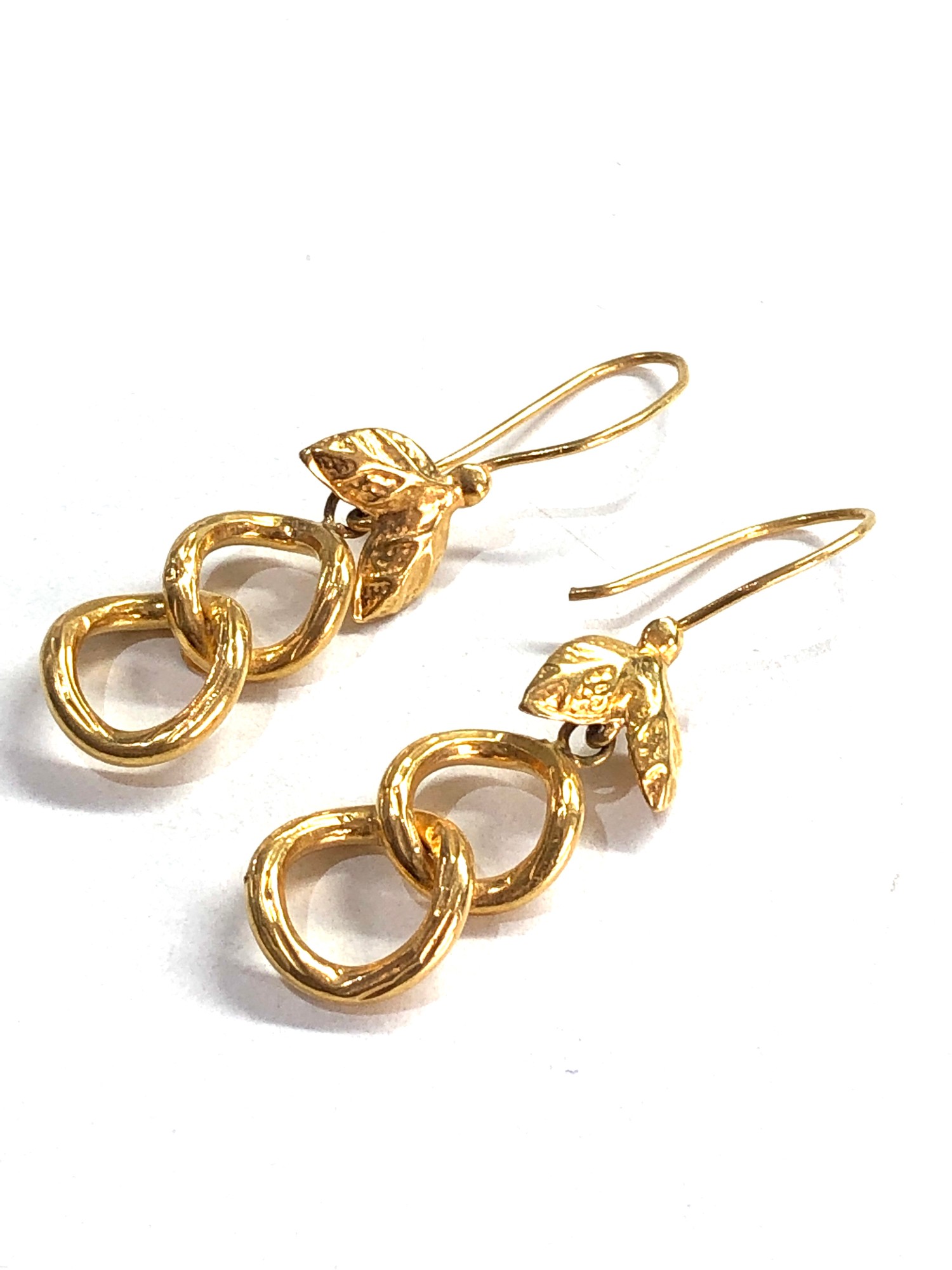 18ct gold textured drop earrings with foliate design 3.5g