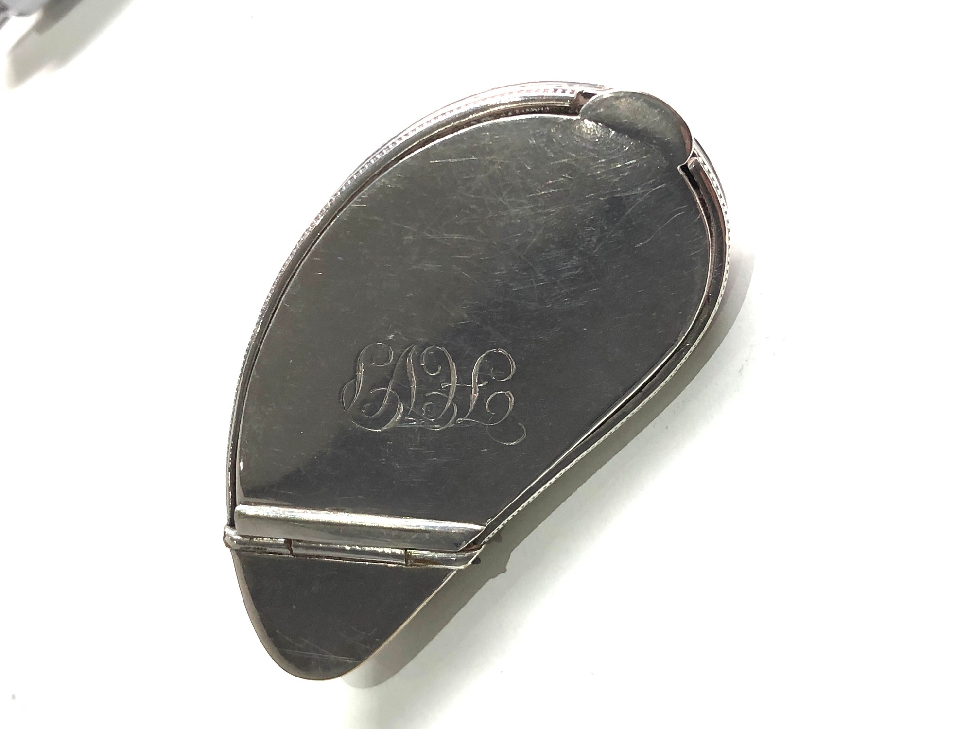 Antique silver and shell snuff box measures approx 8.3cm by 4cm xrt as silver no hallmarks - Image 4 of 6