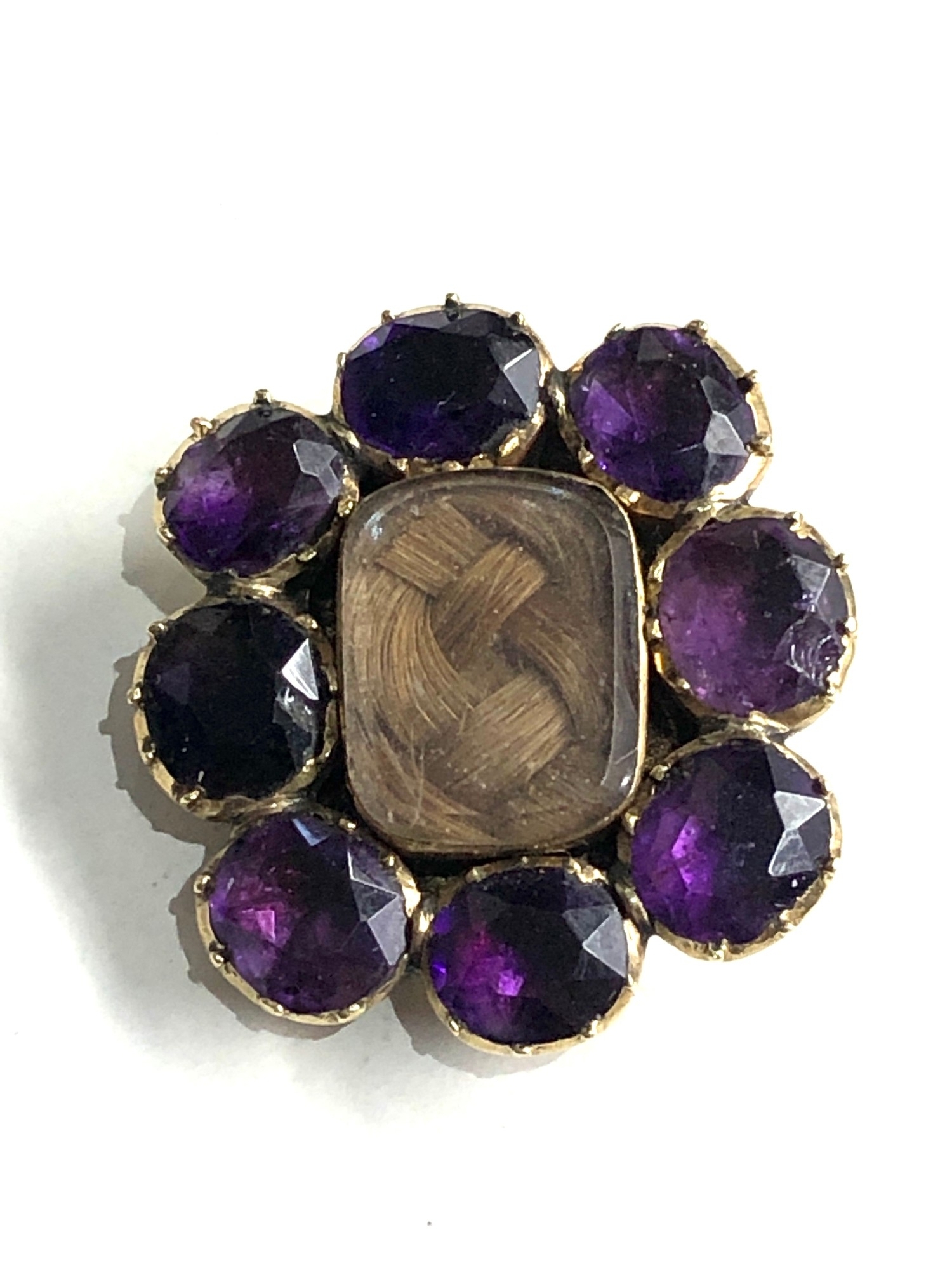 Antique georgian gold amethyst mourning brooch measures approx 2.4cm by 2.2cm weight 5g - Image 2 of 3