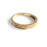 18ct gold diamond ring 2.8g