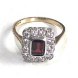 9ct gold garnet & white sapphire ring 3.2g