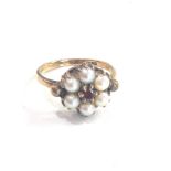 9ct gold garnet and pearl ring 3.3g