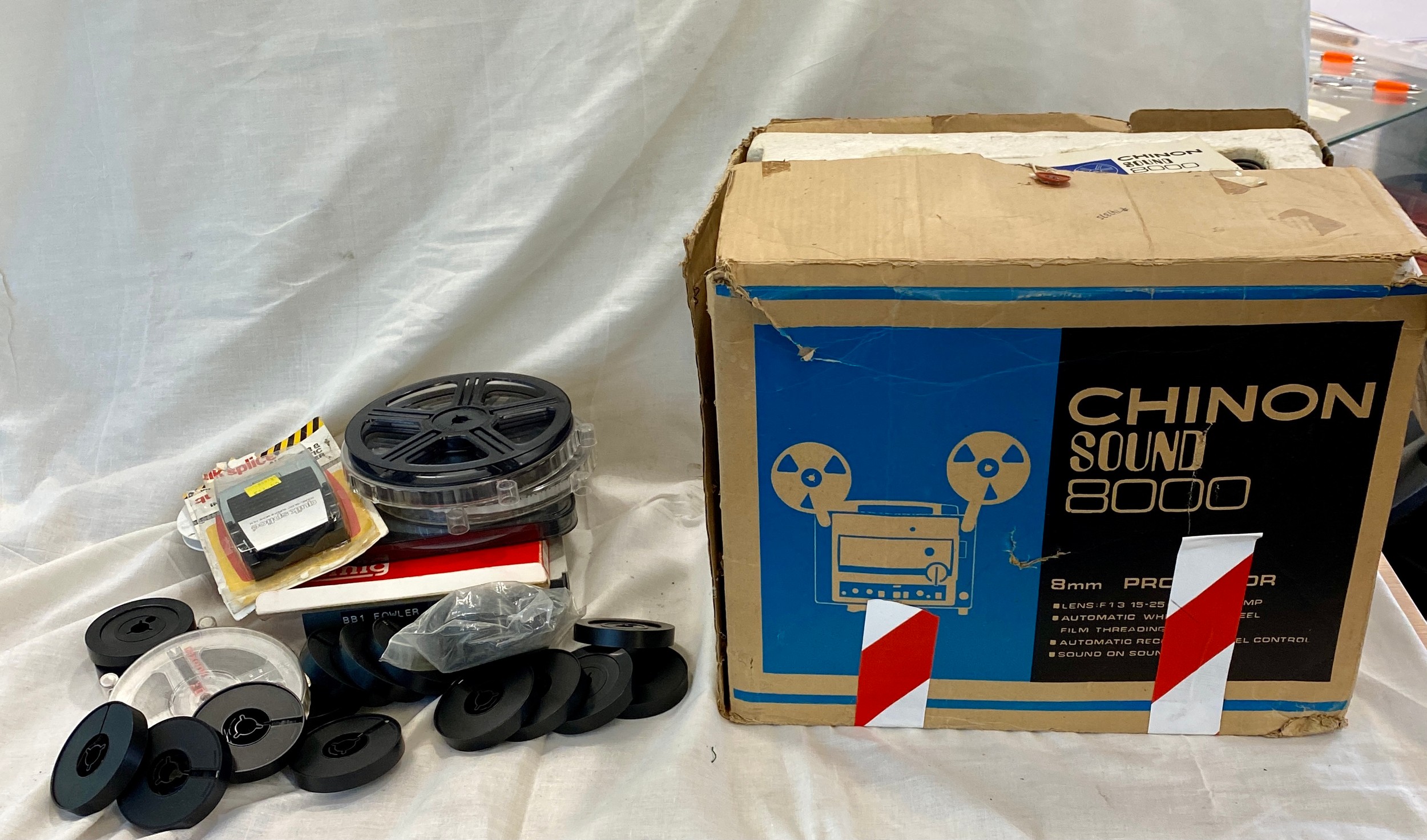 Chinon sound 8000 in box with reels
