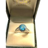 Vintage white gold blue topaz & diamond ring weight 4g