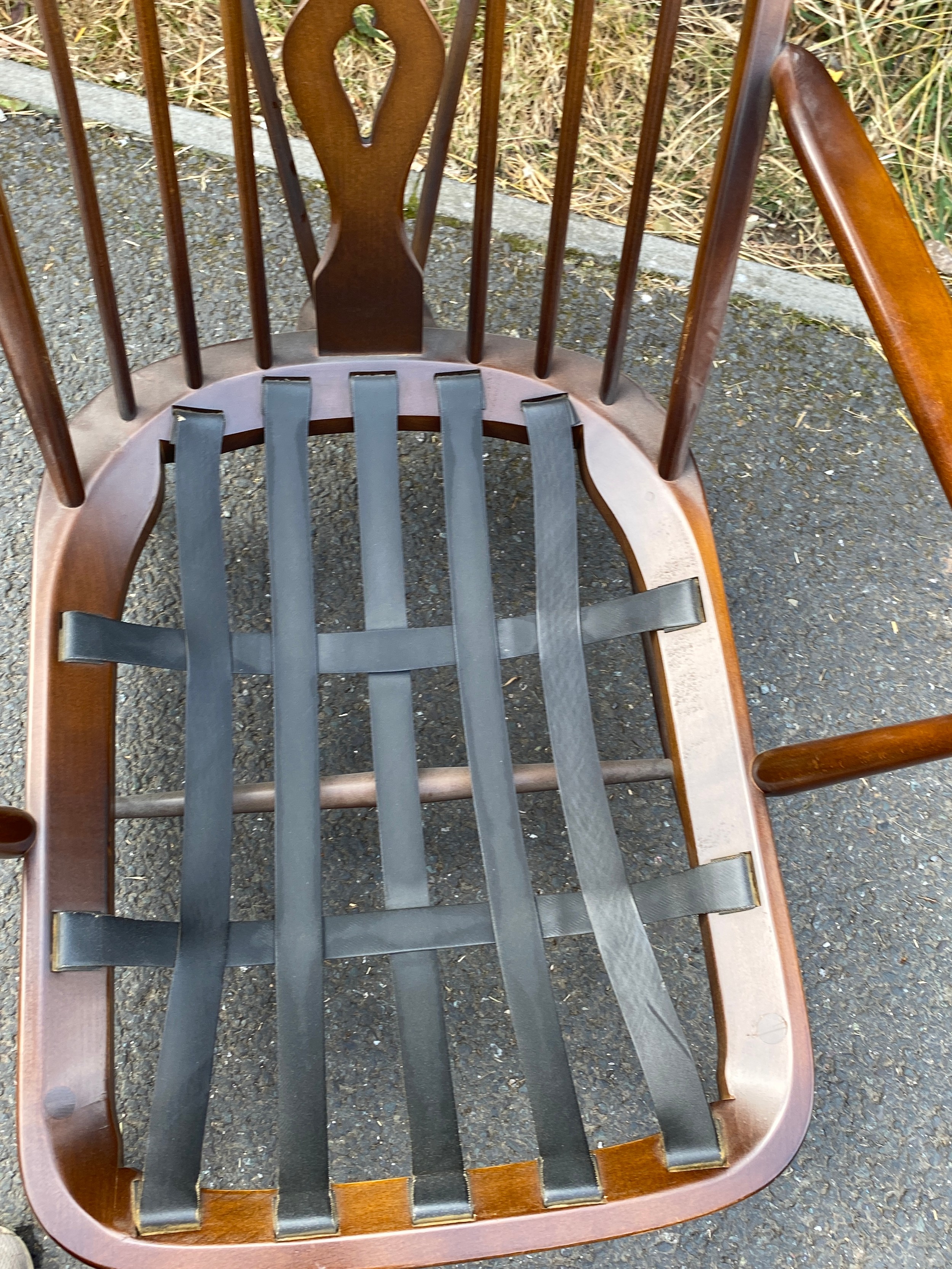 Pair vintage Ercol lounge chairs - Image 3 of 4