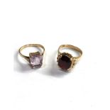 2 x 9ct gold vintage gemstone cocktail rings inc. amethyst & garnet (6.4g)