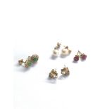 4 pairs of 9ct gold earrings 4g