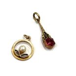 2 small 9ct gold vintage pendants inc. synthetic ruby & pearl (1.2g)