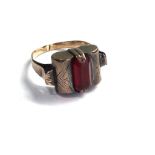 9ct gold antique red paste dress ring (2.9g) stone marked