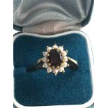 9ct gold garnet & pearl ring weight 3g