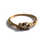 18ct gold vintage diamond three stone ring (1.9g)