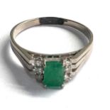 White gold vintage emerald & diamond ring (2.7g)