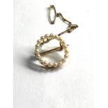 18ct gold antique pearl halo brooch (2.6g)