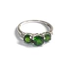 9ct white gold diopside & diamond ring weight 2.3g