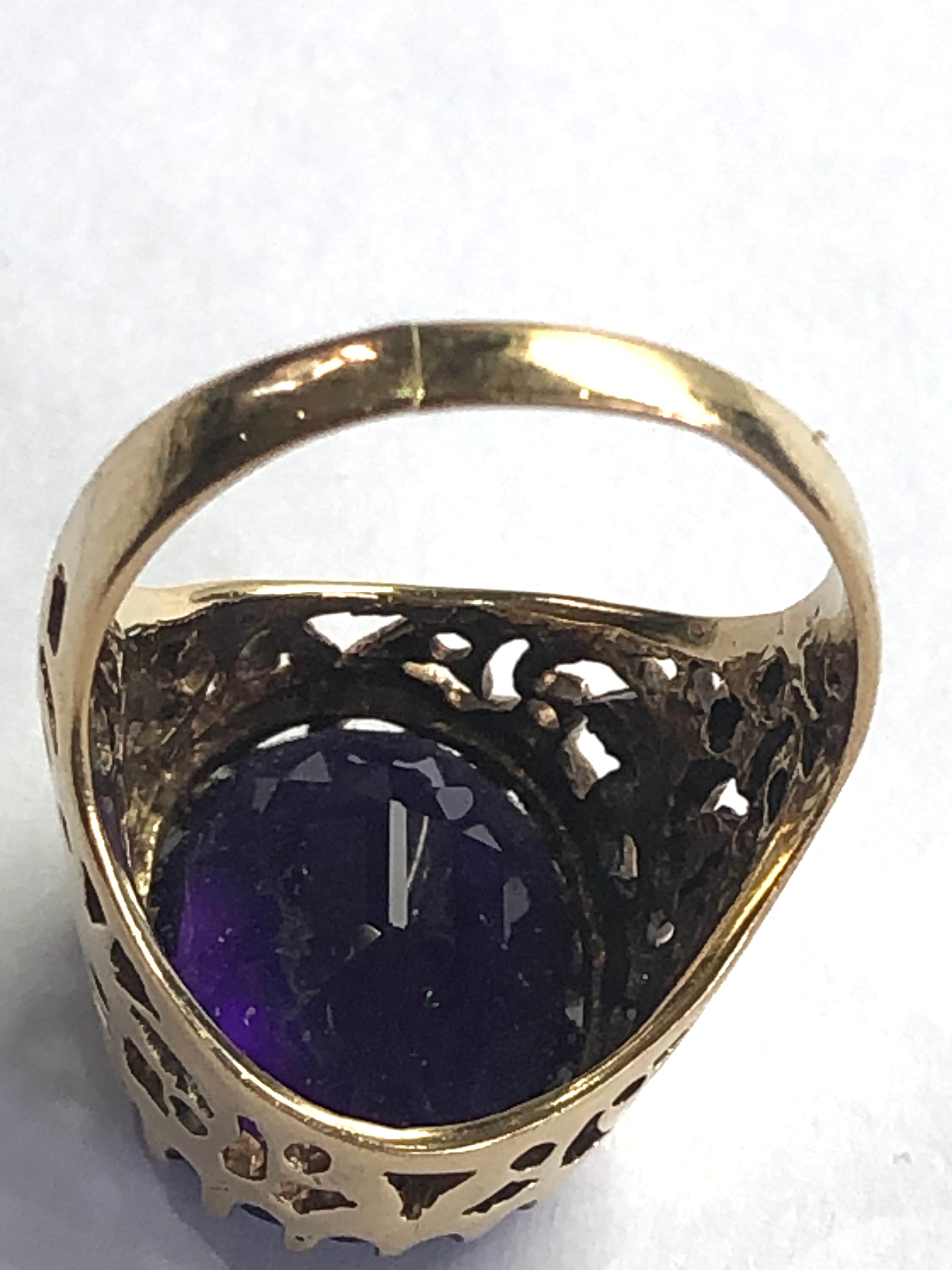 9ct gold amethyst dress ring weight 6.8g shank split - Image 3 of 4