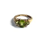 9ct gold peridot ring weight 2.6g