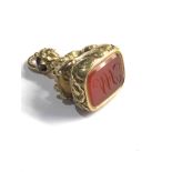 Gold antique carnelian seal fob (12.7g)