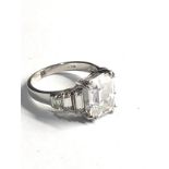 9ct white gold stone set dress ring (4g)