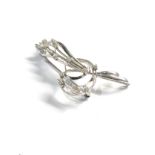 18ct white gold diamond floral spray brooch (10.1g)