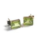 9ct gold peridot earrings weight 1.3g